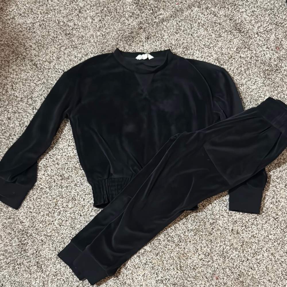 5/$25 Girl’s sz 4 Black Velour Tracksuit Set Jessica Simpson